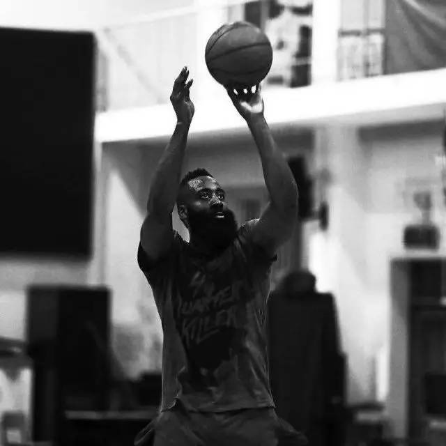 与更明确的 与更明确的